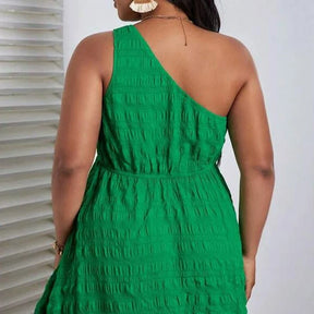 Vestido Curto Plus Size um Ombro Camila