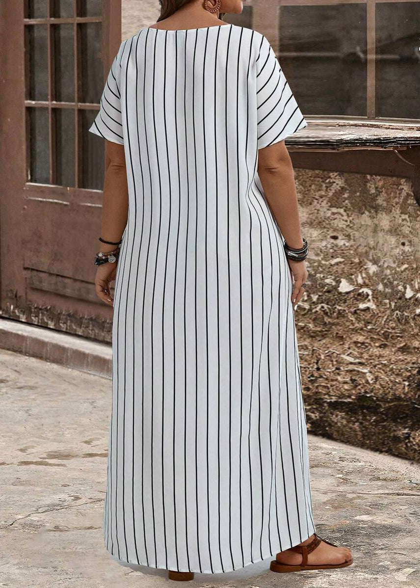 Vestido Plus Size Longo Manga Morcego Listrado com Bolso Angélica