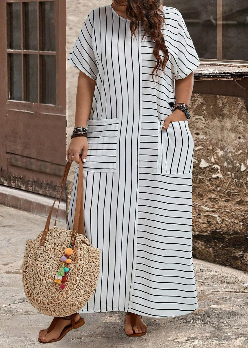 Vestido Plus Size Longo Manga Morcego Listrado com Bolso Angélica