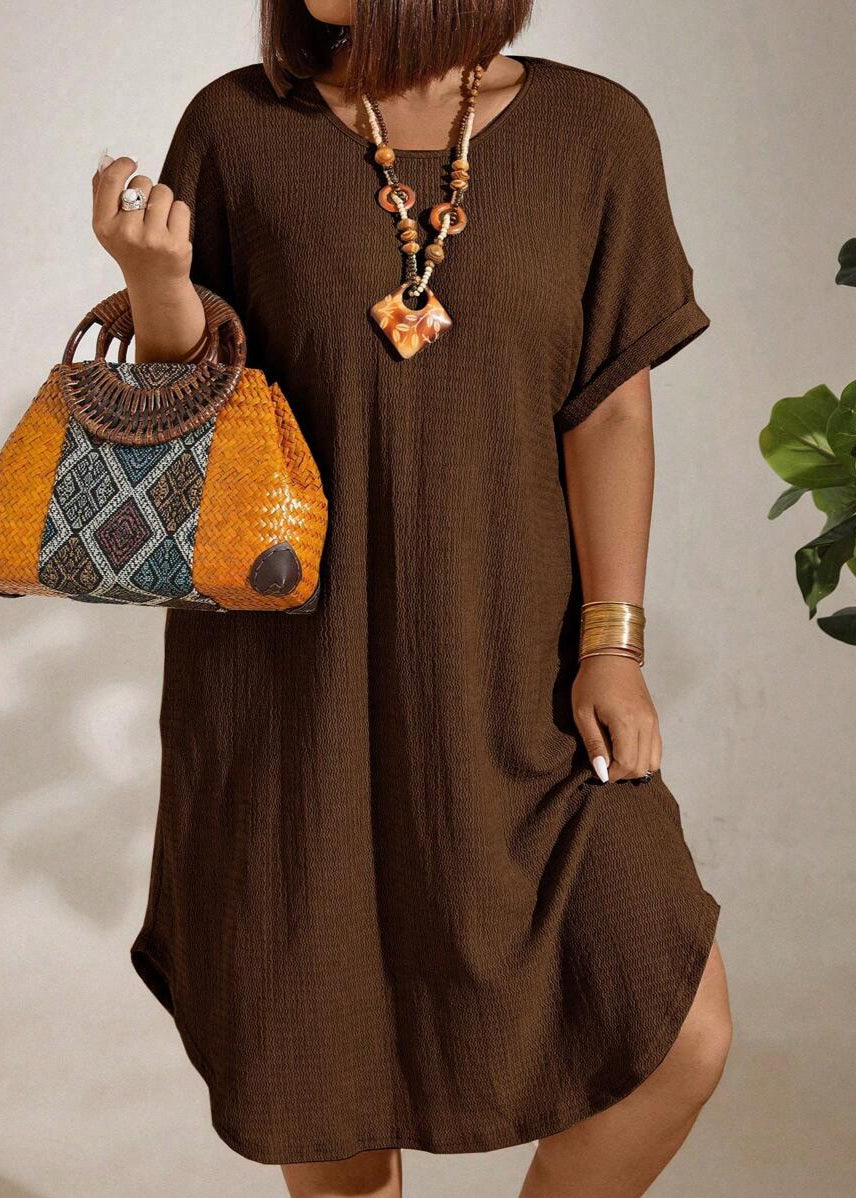 Vestido Plus Size Longo Bodycon com Manga Morcego Julia Brown