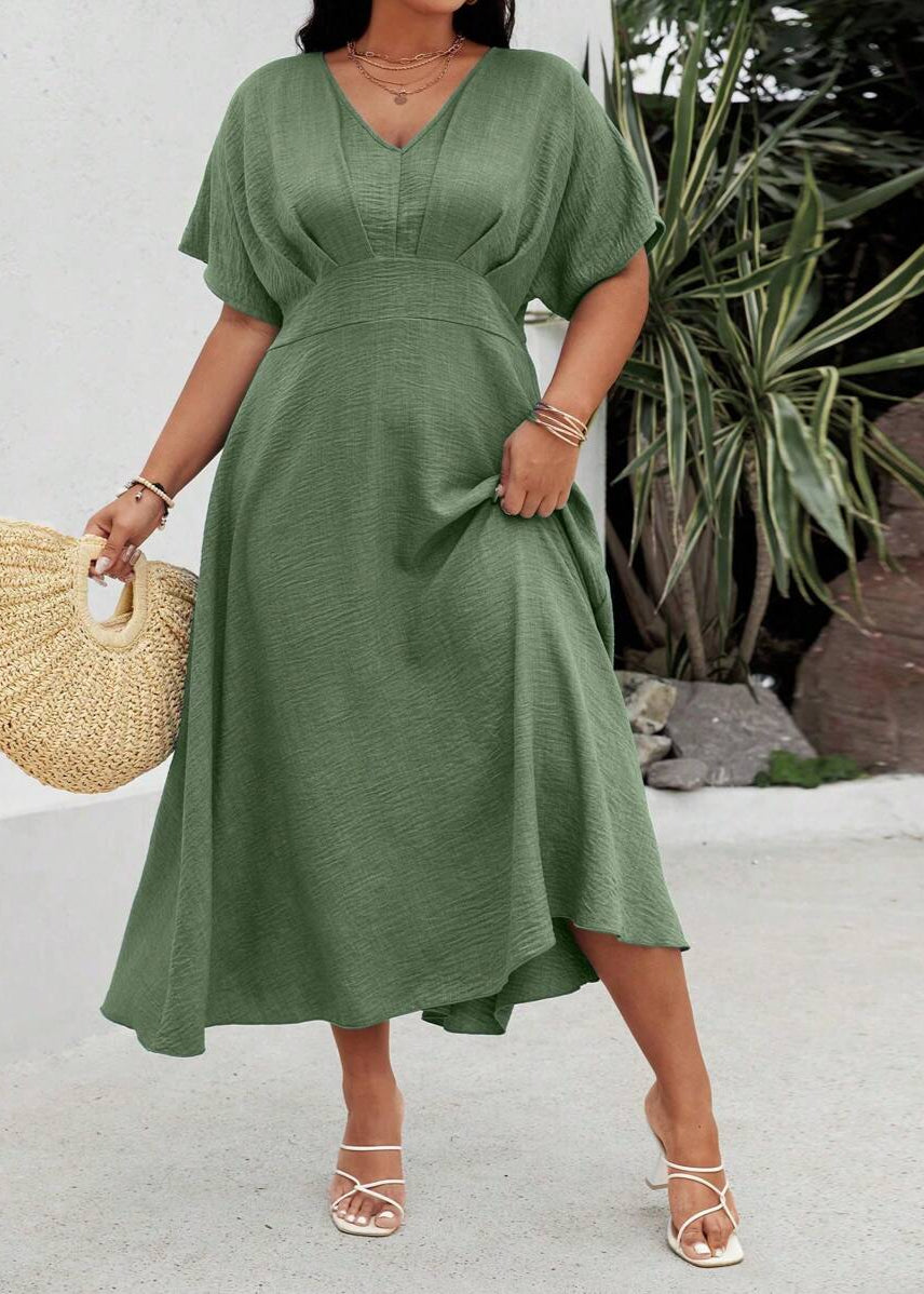 Vestido Plus Size Longo Maxissaia Plissado com Manga Morcego Laila Green