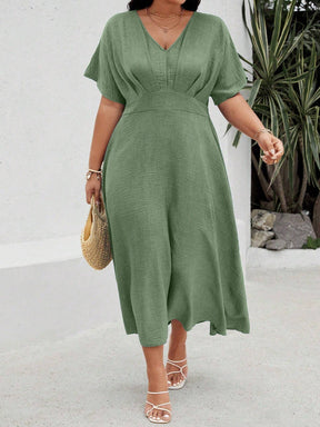 Vestido Plus Size Longo com Manga Morcego e Decote em V Luiza