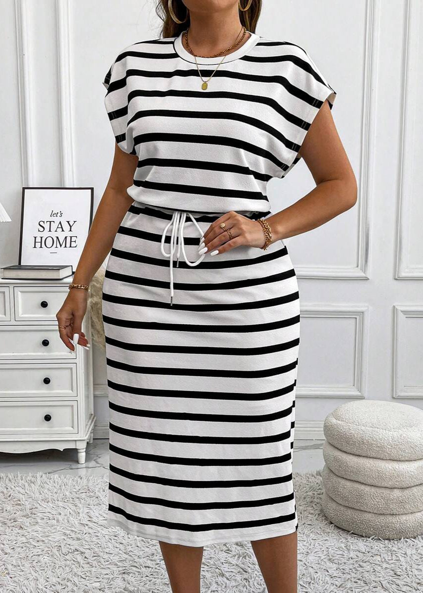 Vestido Plus Size Midi Listrado Decote Redondo e Manga Bufante Duda White