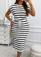 Vestido Plus Size Midi Listrado Decote Redondo e Manga Bufante Duda White