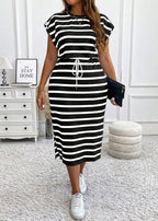 Vestido Plus Size Midi Listrado Decote Redondo e Manga Bufante Duda Black