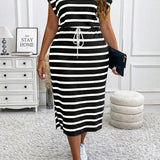 Vestido Plus Size Midi Listrado Decote Redondo e Manga Bufante Duda Black