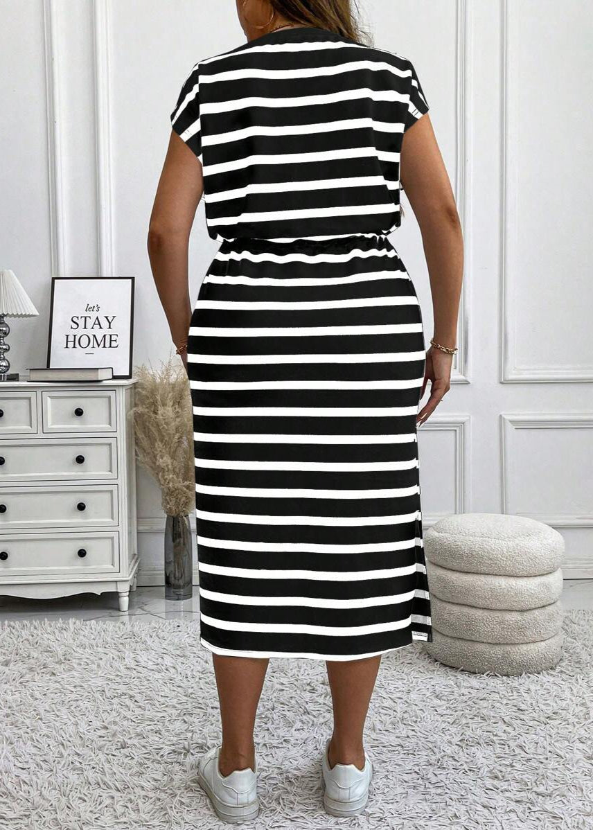 Vestido Plus Size Midi Listrado Decote Redondo e Manga Bufante Duda Black