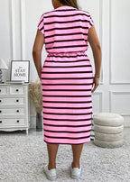 Vestido Plus Size Midi Listrado Decote Redondo e Manga Bufante Duda Pink