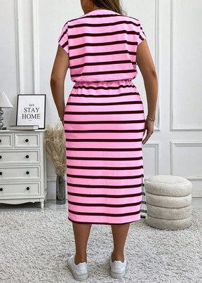 Vestido Plus Size Midi Listrado Decote Redondo e Manga Bufante Duda Pink