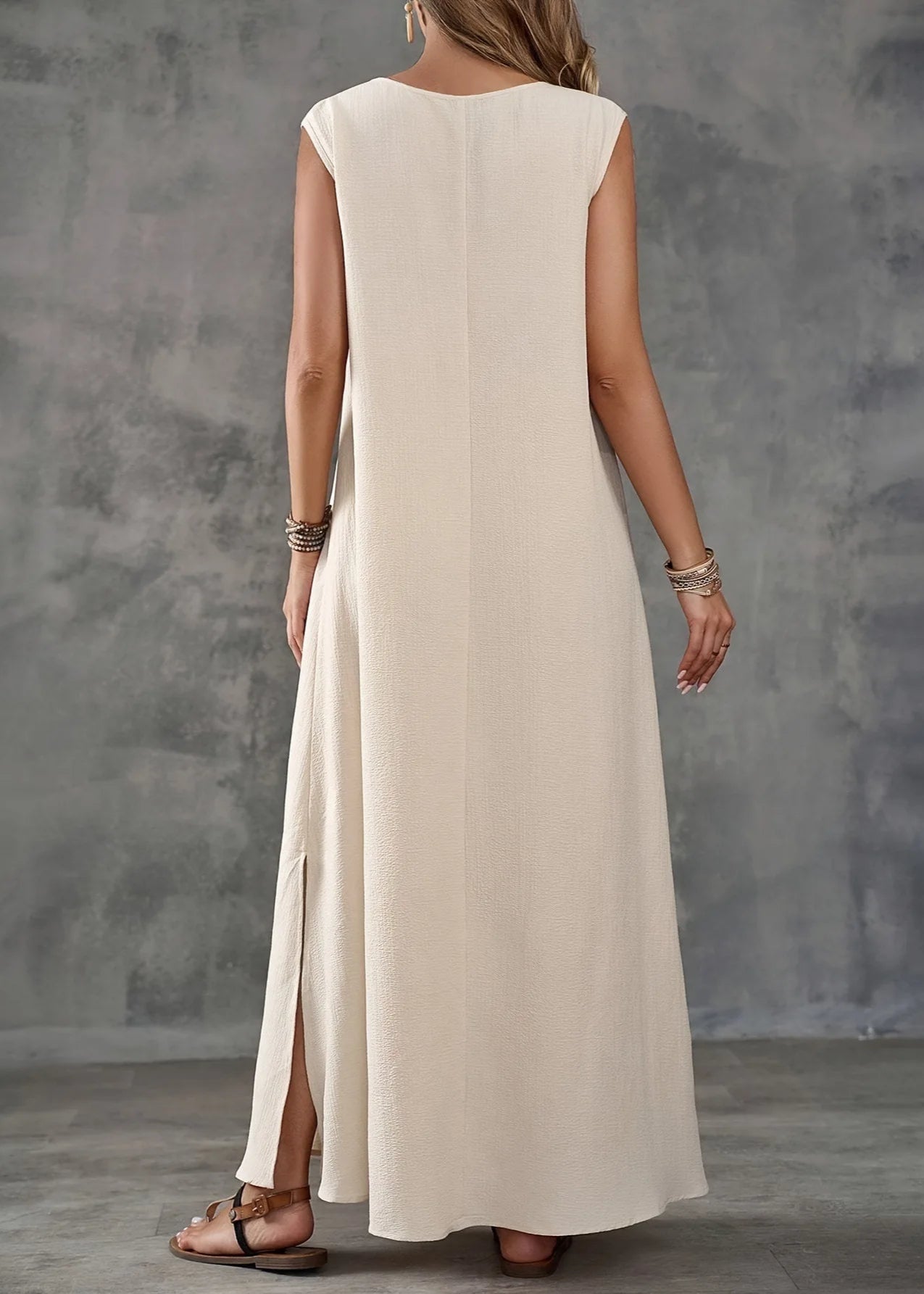 Vestido Longo Elegante sem Manga Lisa Nude